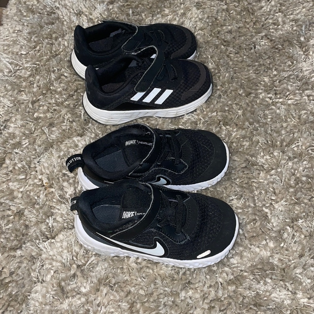 SOLD-----Toddler boy sneakers